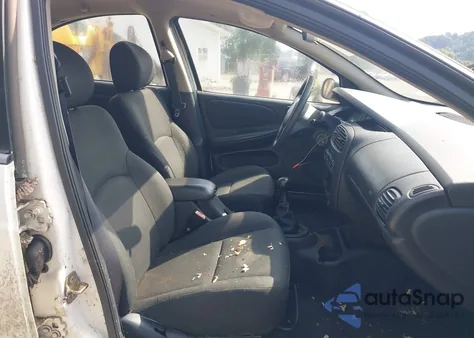 2005 Dodge Neon Se из США, поврежденный, VIN 1B3ES26C75D235381